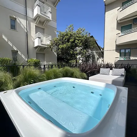 Casa Riva Hotel 4*